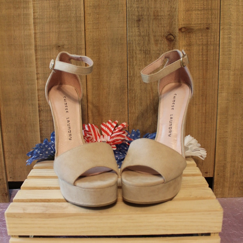 Chinese Laundry Cream Platform Slingback Heels 7